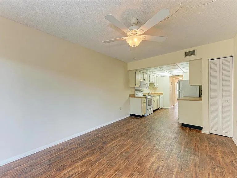 305 30th Ave W #A210 — Photo 10