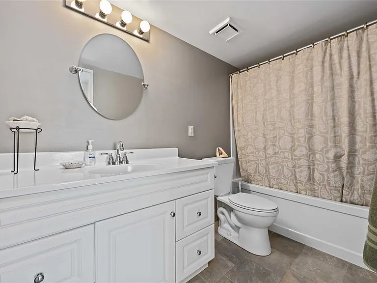 155 Front St N #1505 — Photo 17