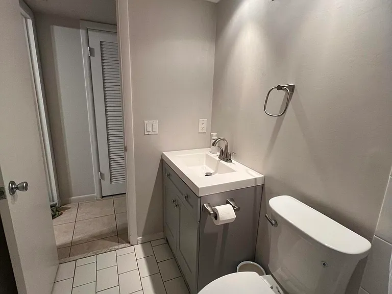 31 Westbury B #31 — Photo 9