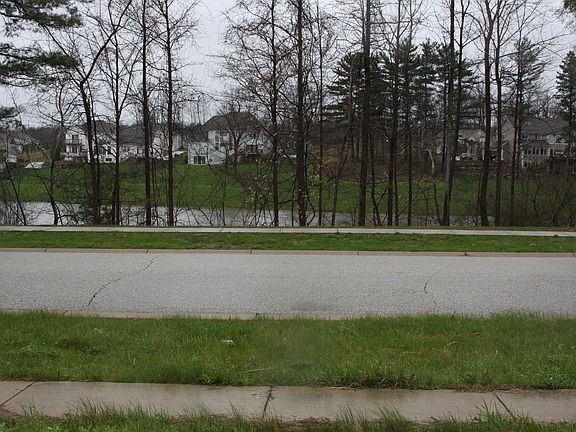 4th image of 7650 Pond Brook Ln
