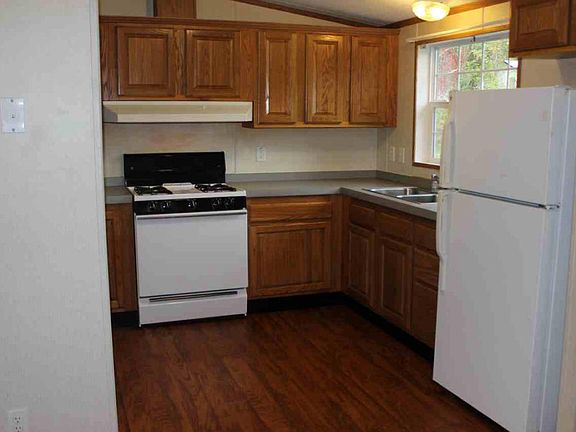 4th image of 12 Marion Ave