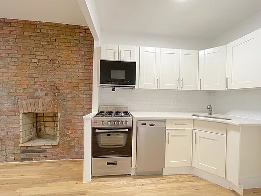 Rented by Compass | media 9