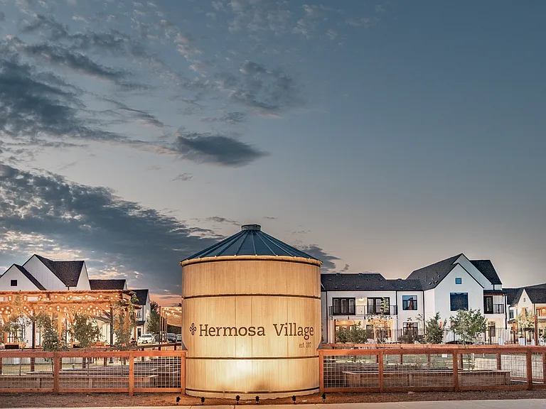 Hermosa Village Apartments — Photo 19