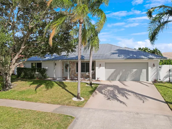 52 Pinehill Trl E, Tequesta, FL 33469