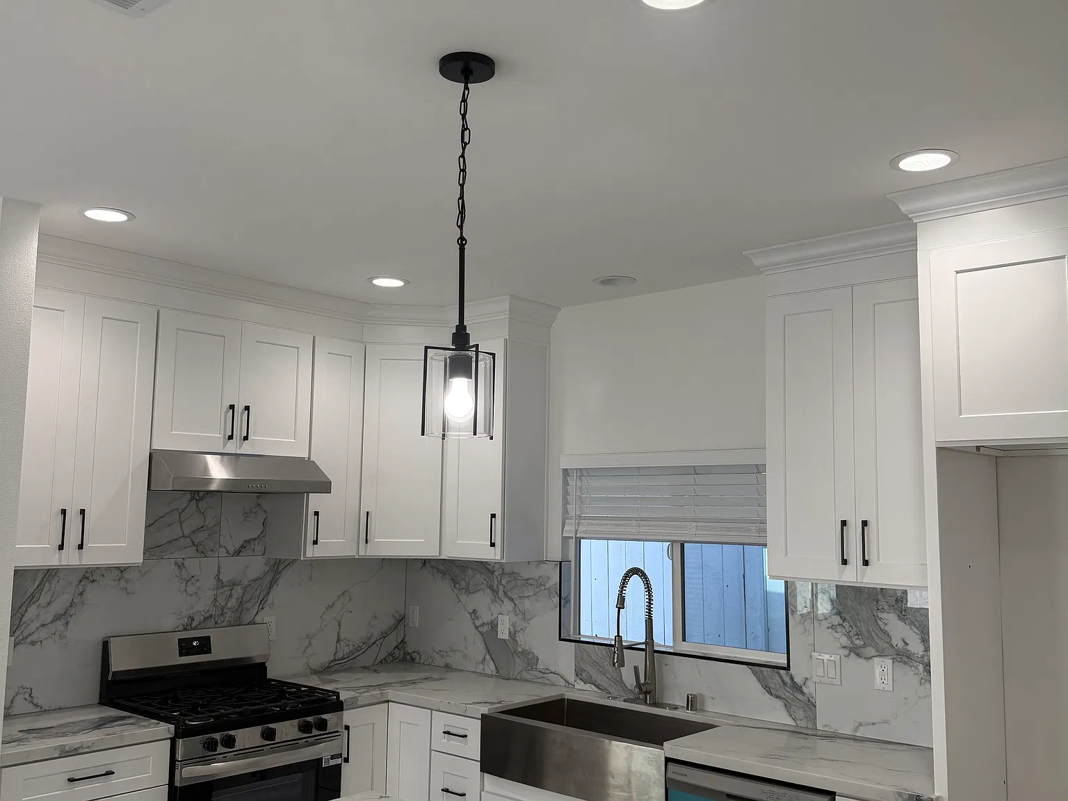 2 bed, 800 sqft, $2,700 — Photo 4