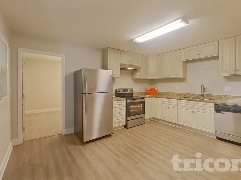 715 West Blvd — Photo 5