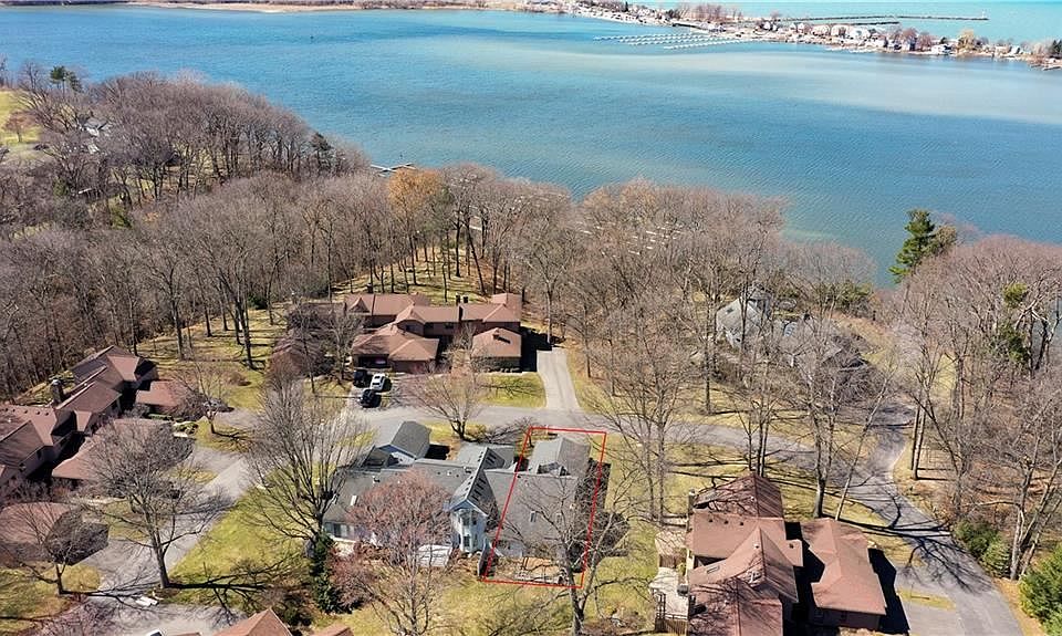 1st image of 670 N Cove Dr