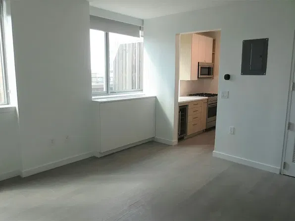 101 W End Ave #20B, New York, NY 10069
