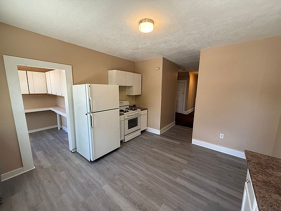 3rd image of 432 Sumner Ave