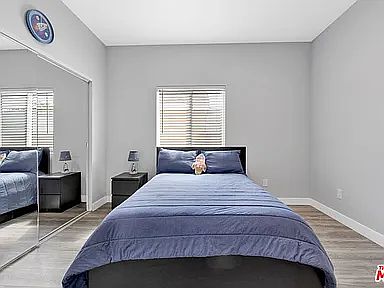 3rd image of 7239 Kraft Ave