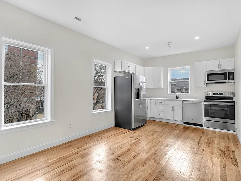 23 Pleasant St #2 — Photo 10