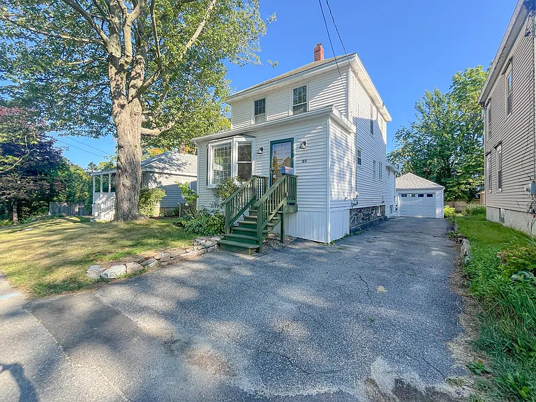 22 Crescent Ave — Photo 2