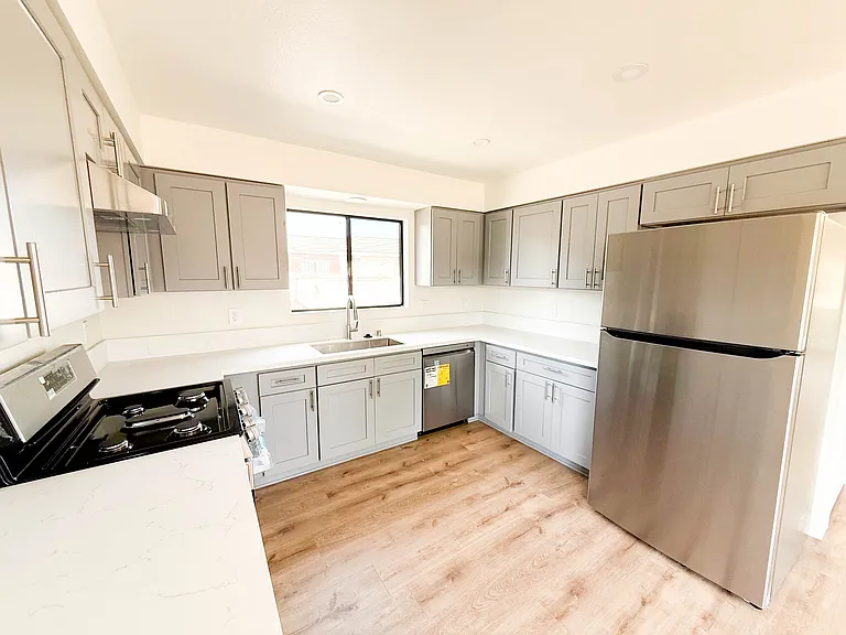 201 S Moore Ave #B — Photo 9