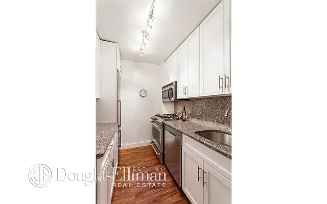 Sold by Douglas Elliman | media 23