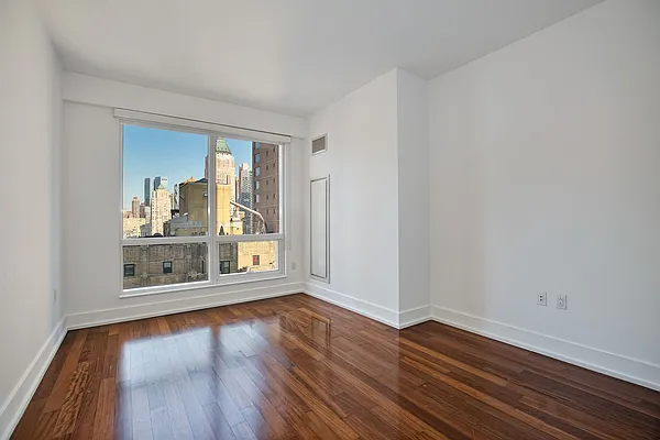 Sold by Compass | media 20