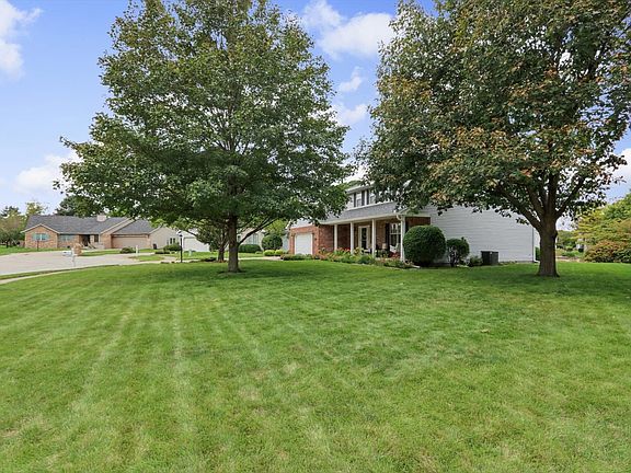 5th image of 318 Gainesborough Ct