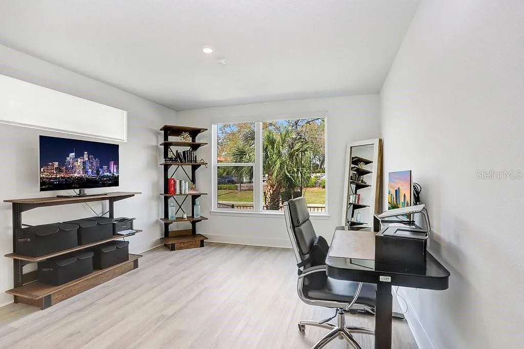 3 bed, 3.5 bath, 2238 sqft, $5,250 — Photo 4