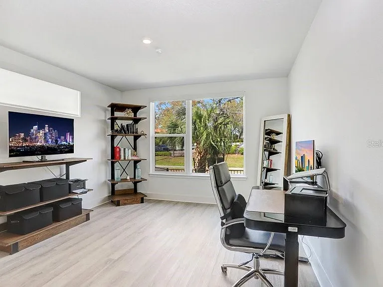 2506 W Cleveland St #20 — Photo 4
