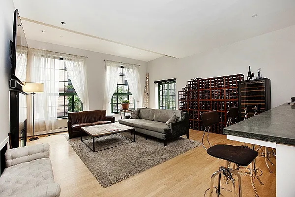 Rented by Flat Iron Real Estate | media 2
