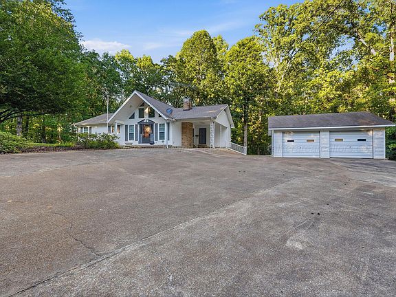 2nd image of 114 Hickory Grove Rd