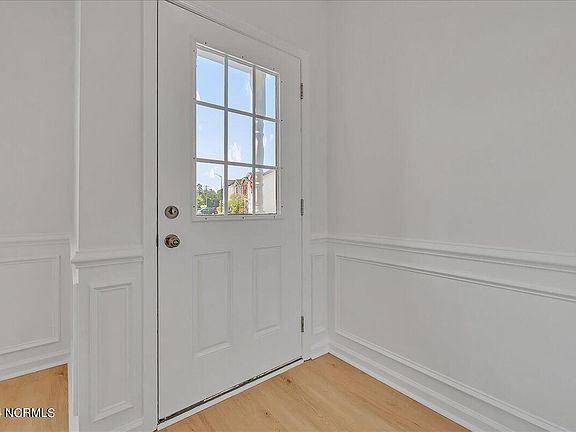 4th image of 142 Waterstone Lane