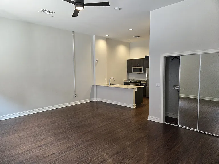 117 W 2nd St #101 — Photo 3