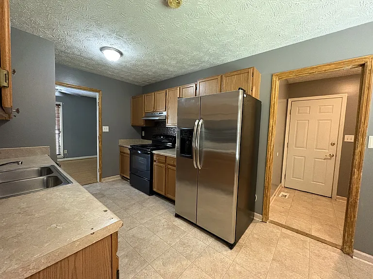 204 Cobblestone Ct — Photo 9