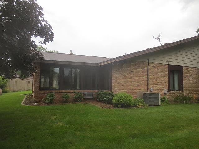 1st image of 1160 Black Oaks Ln N