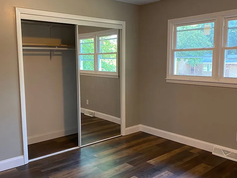 883 Roanoke Dr — Photo 40