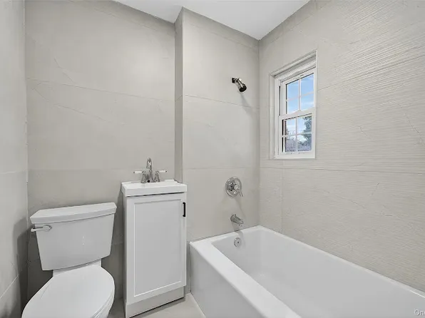 111 Fullerton Ave, Newburgh, NY 12550