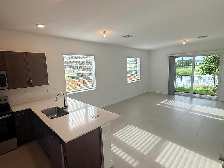 147 Lakeside Landing Ct — Photo 4