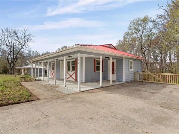 168 Anns Dr, Thomasville, NC 27360