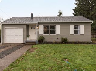 448 E Harrison St, Carlton, OR 97111
