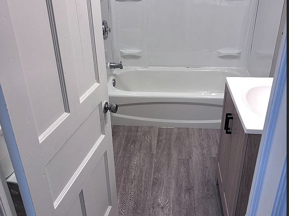 5th image of 188 Milnor Ave #3