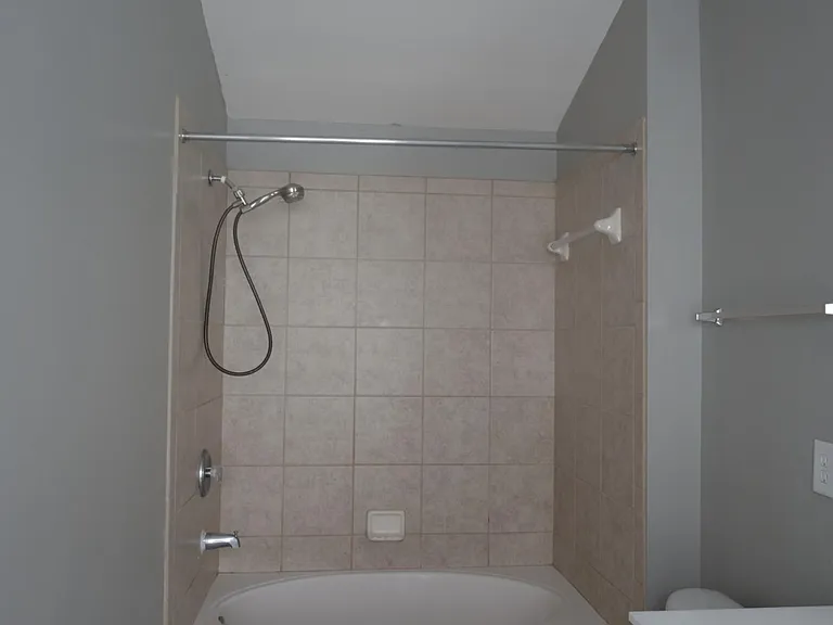 1390 Thornborough Dr — Photo 15