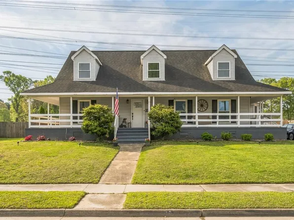 2617 Roundtree Cir, Chesapeake, VA 23323