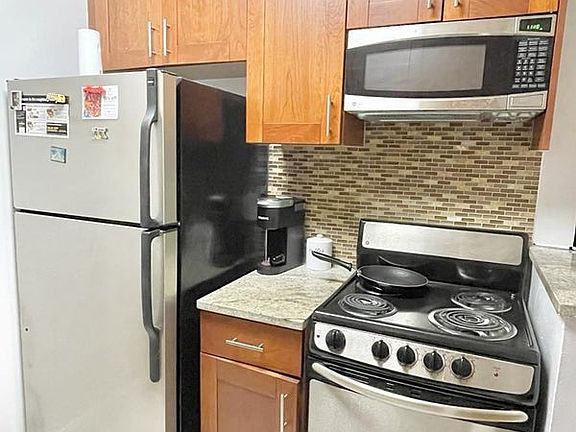 3rd image of 50 W 34th St #23C05
