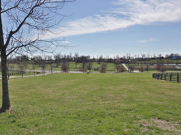 4th image of 65 Lizas Cir