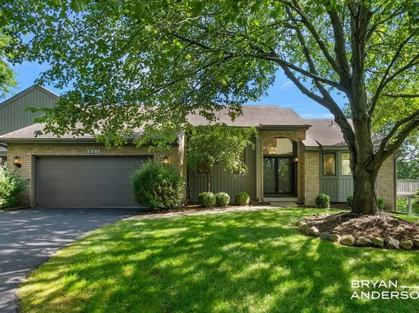 2285 Mourning Dove Ct SE, Grand Rapids, MI 49546