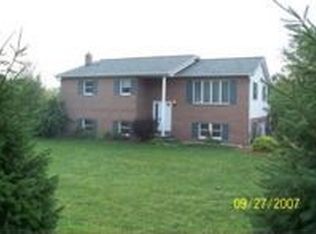 2 Rising Sun Dr, Duncannon, PA 17020