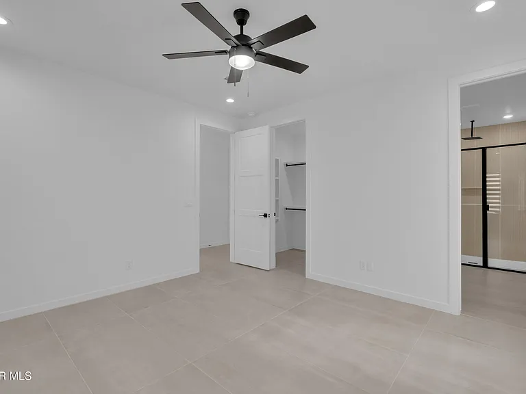 12825 Middlesbrough Ave — Photo 8