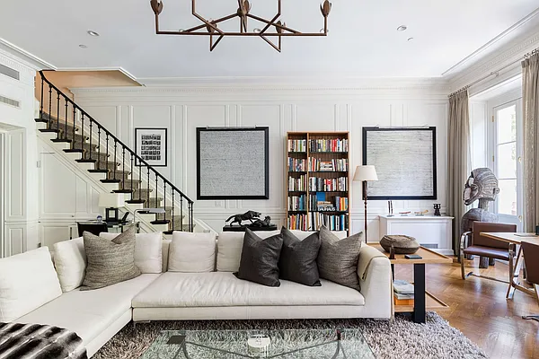 Rented by Compass | media 24