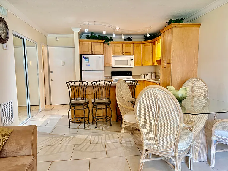 1560 McKinley St #115W — Photo 4