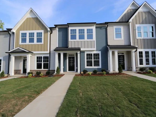 3121 Cathedral Comb Dr, Apex, NC 27502