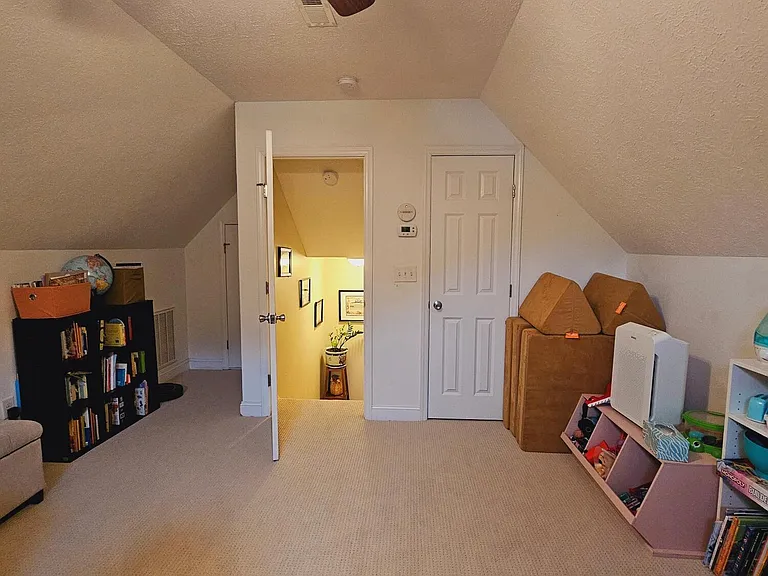 300 Croatan Woods Dr — Photo 25