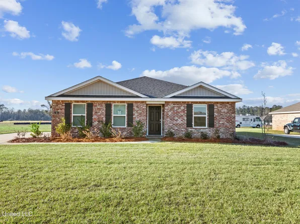 63 Crown Dr, Lucedale, MS 39452