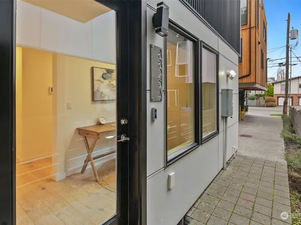 8825 Midvale Avenue N #A, Seattle, WA 98103