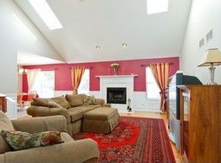 54 Westmoor Ct, Aurora, IL 60502