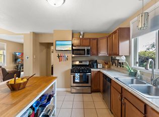 976 Pacific St, Saint Paul, MN 55106