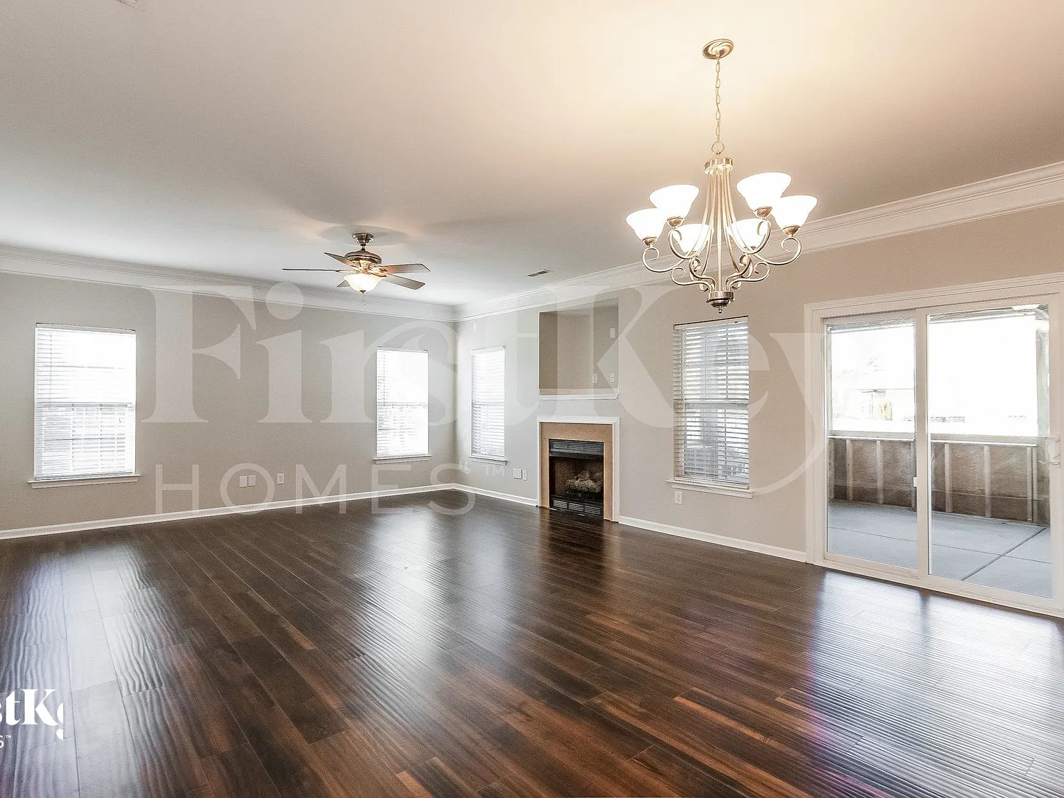 3 bed, 2.5 bath, 2228 sqft, $2,205 — Photo 4